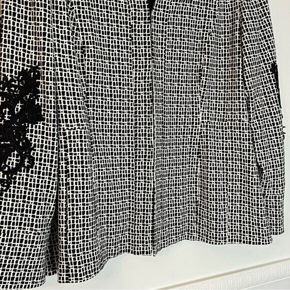CHICO’S blazer size 3 large black white lace appliqué on arms - Picture 11 of 14